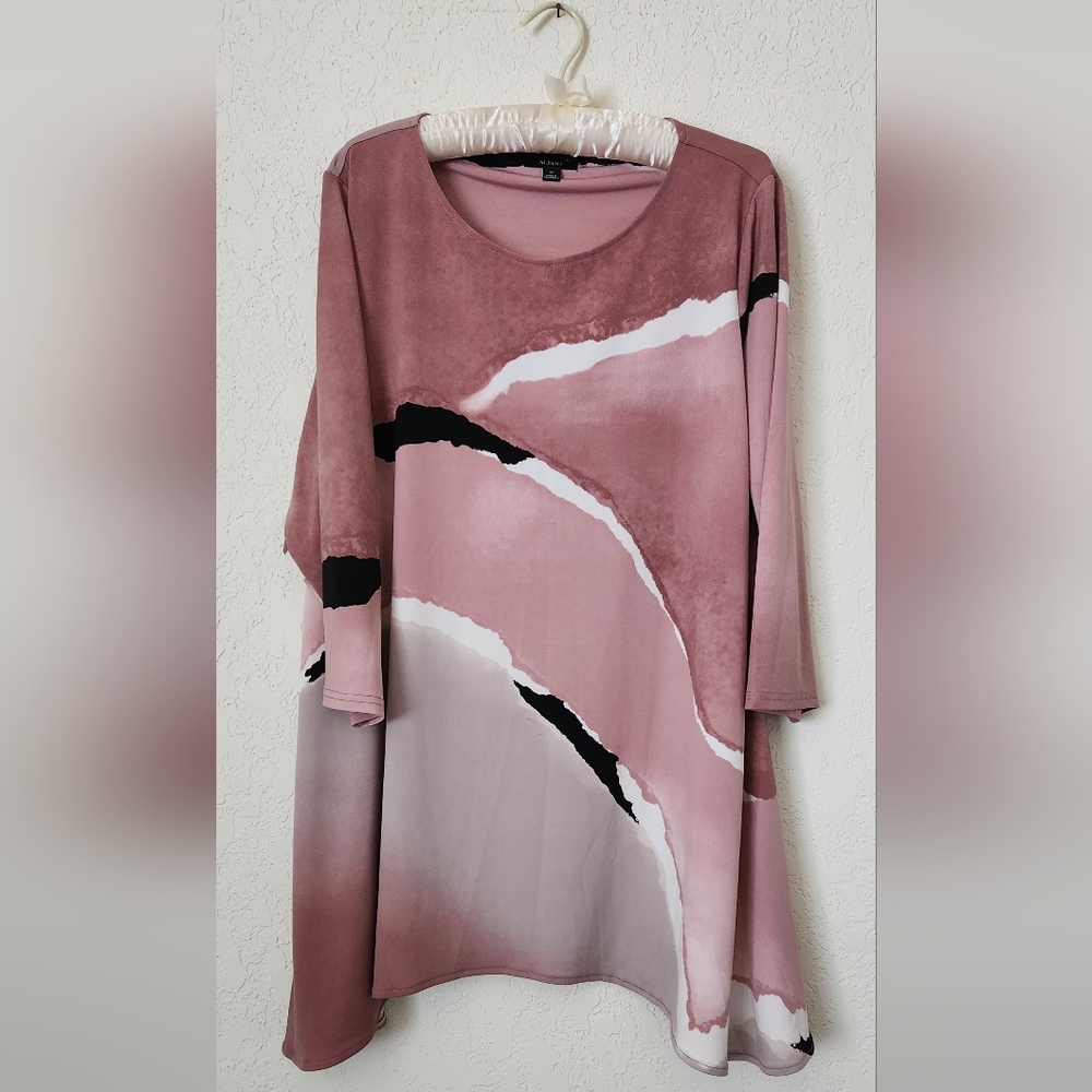 Alfani Womens Blouse with Mauve, Black & White Abstract Colors